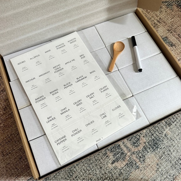 NWT Clear Spice Jar Containers w Labels - Picture 5 of 8